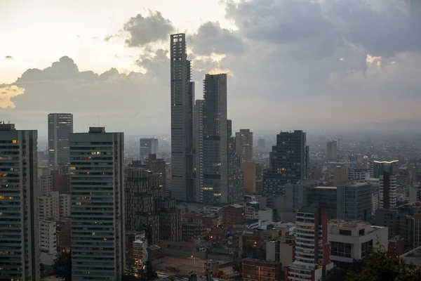 Una Vista Panorámica Una Zona Urbana Con Rascacielos Modernos Sobre — Foto de Stock