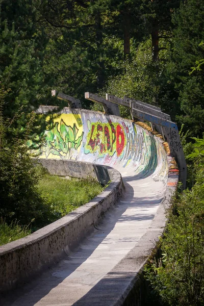 Sarajevo Bosnia Herzegovina Sep 2019 Pista Bobsleigh Olímpica Abandonada Con —  Fotos de Stock