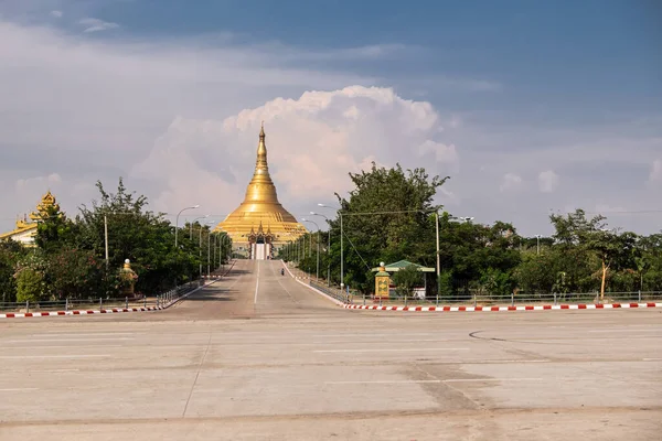 Nay Pyi Taw Myanmar Burma Diciembre 2015 Vista Gran Pagoda —  Fotos de Stock