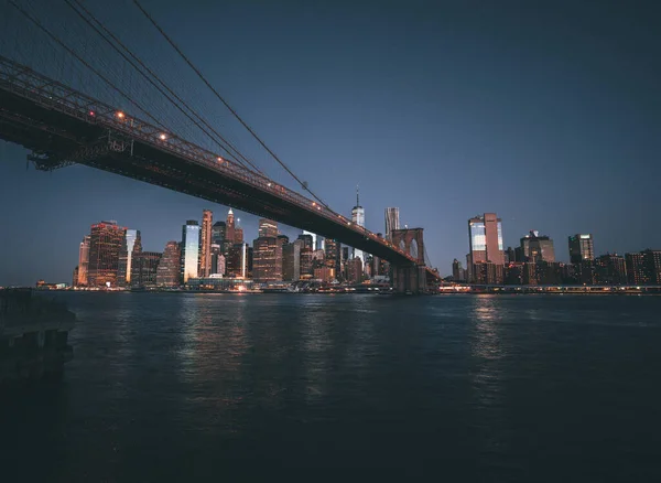 Een Schilderachtig Uitzicht Beroemde Brooklyn Bridge Nachts New York City — Stockfoto