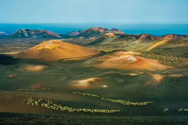 Piękny Widok Park Narodowy Timanfaya Wulkanami Lanzarote Wyspy Kanaryjskie Hiszpania — Zdjęcie stockowe