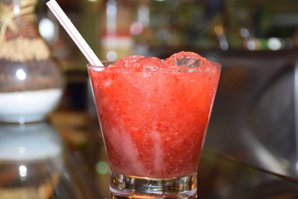 Trinken Sie Lebendig Und Wodka Rot — Stockfoto