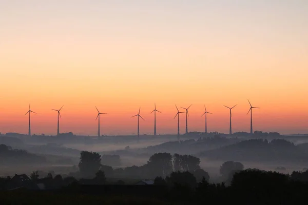 Větrné Mlýny Pro Výrobu Elektřiny Při Východu Slunce Německu — Stock fotografie