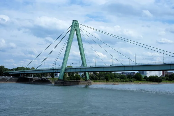 Severinský Most Přes Řeku Rýn Pod Zataženou Oblohou Kolíně Nad — Stock fotografie