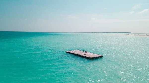 Wooden Raft Turquoise Lake Maldives — Stock Photo, Image