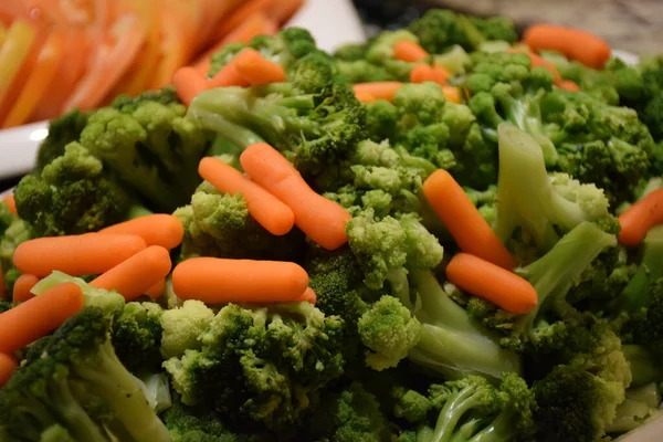 Broccoli Salade Met Wortelbuffet — Stockfoto