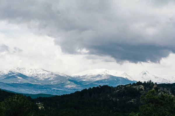 Die Wunderschöne Sierra Guadarrama Mit Schnee Bedeckt Der Unter Dem — Stockfoto