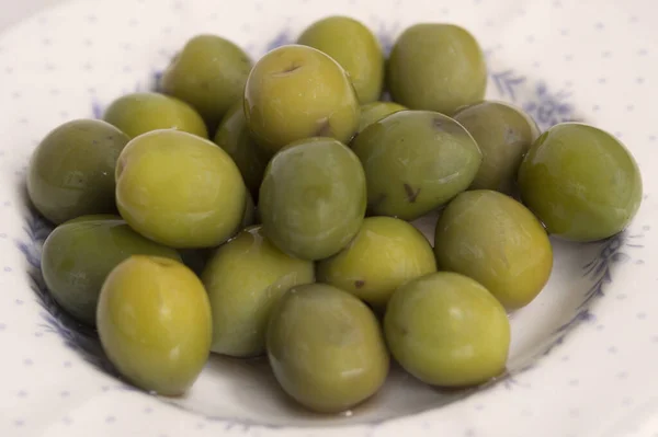 Primer Plano Las Aceitunas Verdes Tazón — Foto de Stock