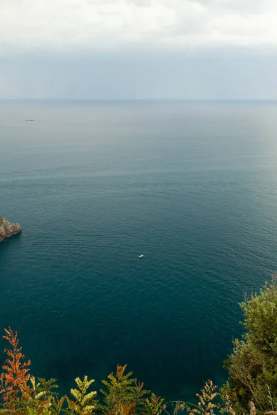 イタリアのAmalfi海岸の崖の上の景色 — ストック写真