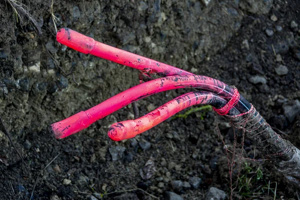 Uma Foto Close Extremidades Cabos Elétricos Vermelho Chão França — Fotografia de Stock