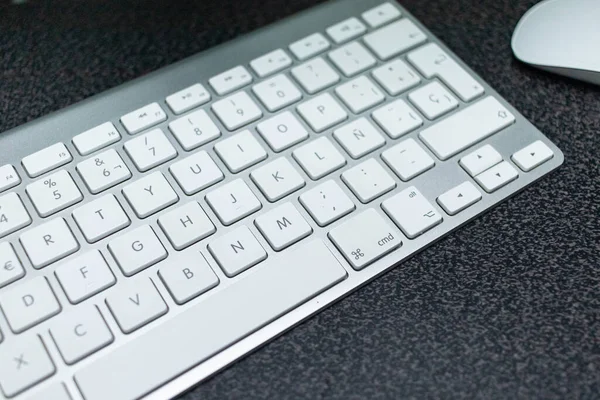 Вибірковий Фокус Зображення Білої Клавіатури Миші — стокове фото