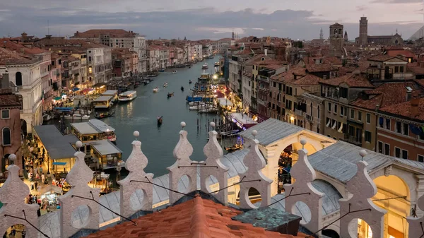 Les Bateaux Dans Port Les Touristes Les Bâtiments Venise Italie — Photo