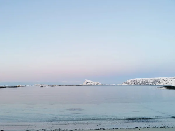 ノルウェーのヒルソイから見た夕日の美しい景色 — ストック写真