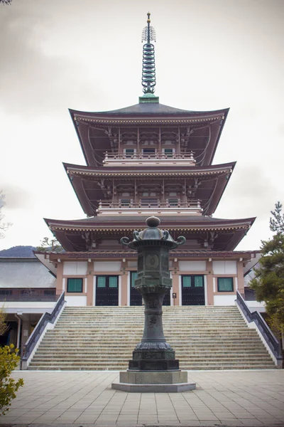 Vista Frontal Una Linterna Pagoda Templo Zenkoji Nagano Japón — Foto de Stock