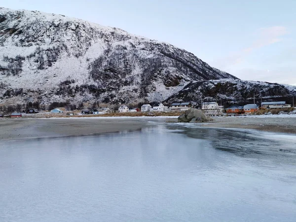 Krásný Výhled Zasněžené Hory Kvaloya Tromso Norsko — Stock fotografie