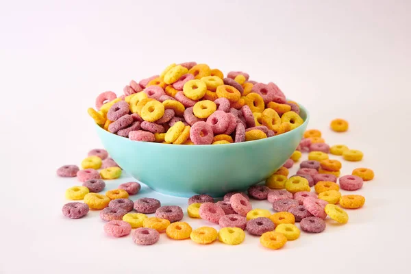 Primer Plano Cereales Frutales Multicolores Tazón Azul Aislado Sobre Fondo —  Fotos de Stock