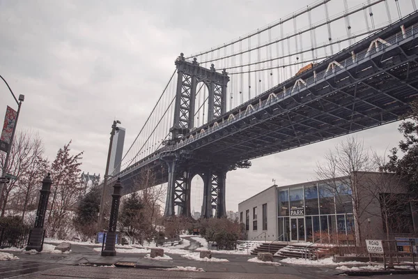 Pont Manhattan Contre Ciel Nuageux — Photo