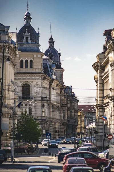 Arad Romania 2019年4月21日 歴史的建造物 青空のあるアラドの中心街 夏の日 — ストック写真
