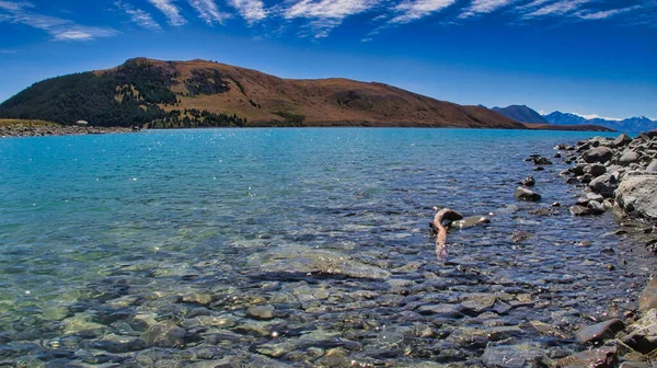 Low Angle Photo Lake Tekapo Mountains Background — Stock Photo, Image