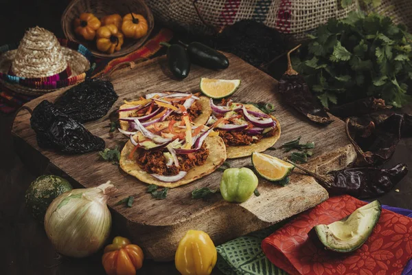 Grand Angle Délicieux Tacos Mexicains Avec Bœuf Fromage Des Légumes — Photo