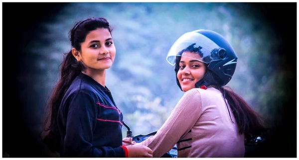 バフラヒチ インド 2020年12月26日 ヘルメットは健康と生活のために義務付けられています — ストック写真