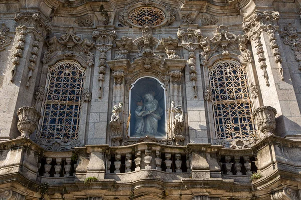 Nízký Úhel Záběru Detailů Fasády Kostela Carmo Portu Portugalsko — Stock fotografie