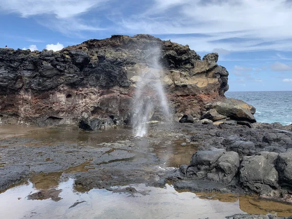 Blowhole Nakalele Emergiendo Del Paisaje Natural Rocas Volcánicas Isla Maui —  Fotos de Stock