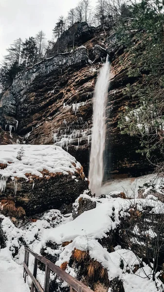 Winterlandschap Met Waterval Sneeuw Pericnik Slovenia Kranjska Gora Natuur Buiten — Stockfoto