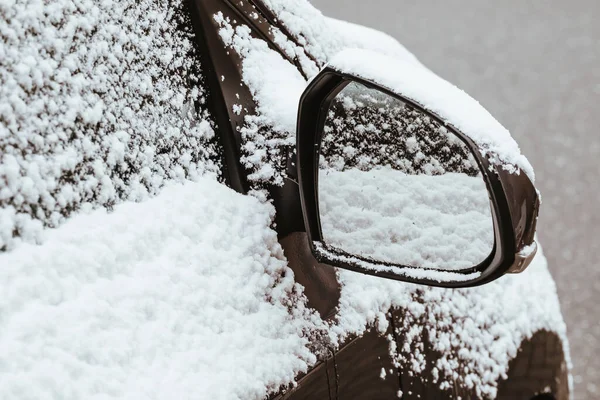 Boční Zrcátko Auta Pokrytého Sněhem — Stock fotografie