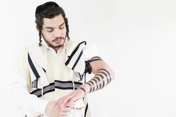 Jeune Juif Orthodoxe Châle Tallit Revêtu Phylactères Tefillin Sur Bras — Photo