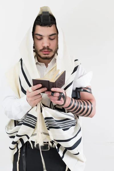 Jong Orthodox Joodse Man Sjaal Tallit Fylacteriën Tefilin Bidden Met — Stockfoto