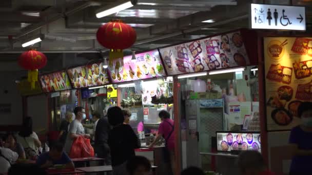 Singapore Februari 2021 Mensen Kopen Voedsel Bij Kraampjes Chinatown Complex — Stockvideo