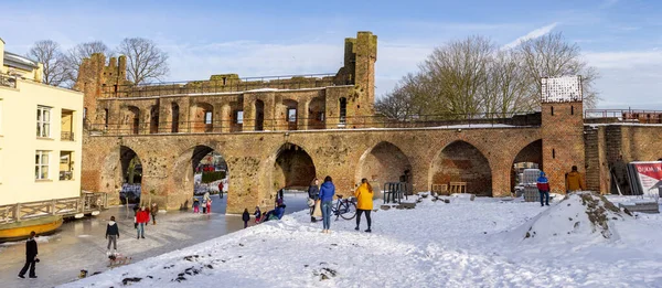 Zutphen Κατω Χωρεσ Φεβρουάριος 2021 Πανόραμα Χιονιού Στο Ιστορικό Τείχος — Φωτογραφία Αρχείου
