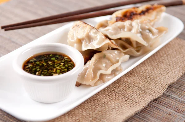 Homeade Organic Pork Potstickers Spicy Dipping Sauce — Stock Photo, Image