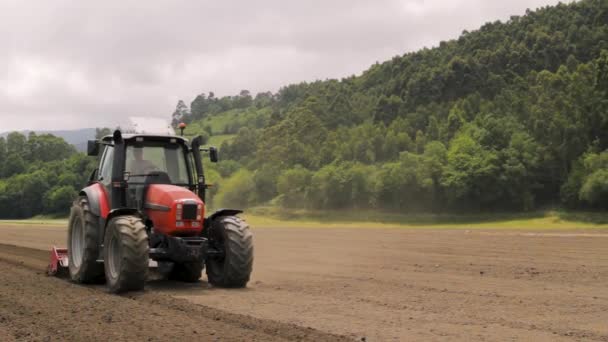 Plantación Habas Asturias España Agricultura Sostenible Pueblo Vida Del Agricultor — Vídeo de stock