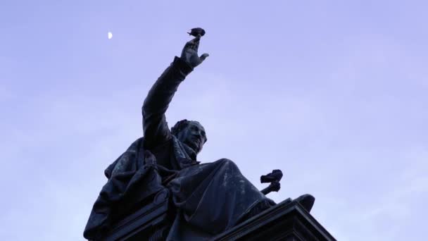 Статуя Свободы Городе Бильбао — стоковое видео
