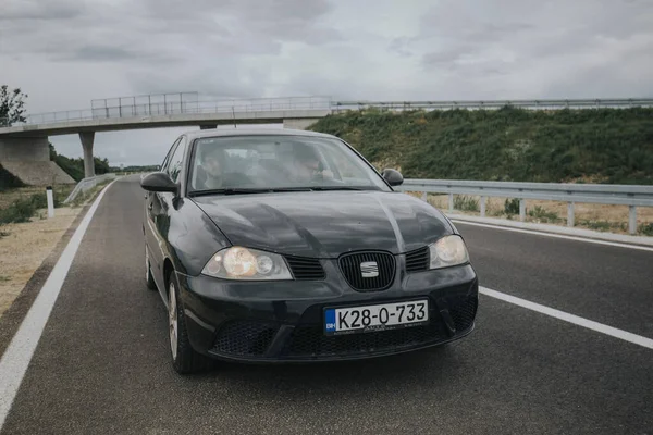 Brcko Bosnia Herzegovina Mayo 2019 Lanzamiento Del Coche Negro Seat — Foto de Stock