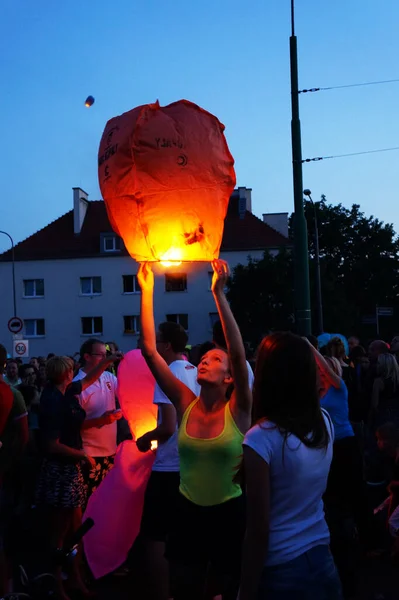 Poznan Poland Jun 2013 People Preparing Sky Lantern Kupala Night — Stock Photo, Image