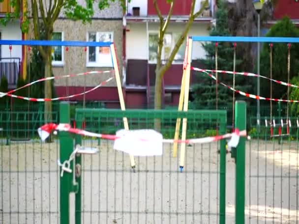 Portão Trancado Playground Durante Pandemia Covid — Vídeo de Stock