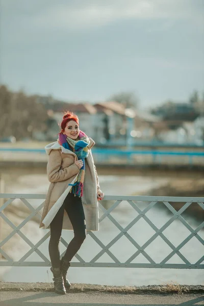 Een Full Body Shot Van Een Mooie Roodharige Sexy Vrouw — Stockfoto