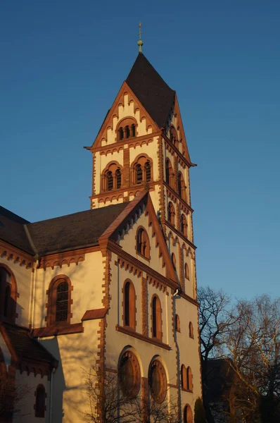 フランクフルトの聖ヨゼフスカリ教会 英語版 エッシャーハイムはカトリック教会である — ストック写真