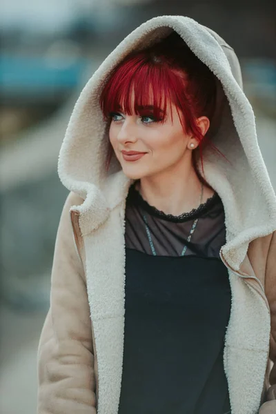 Portrait Smiling Young Red Haired Girl Looking Distance Wearing Warm — 스톡 사진