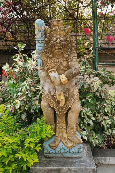 Statua Religiosa Buddista Nel Giardino Chiang Mai Thailandia — Foto Stock