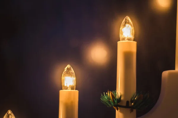 Detailní Záběr Osvětlených Elektrických Svíček — Stock fotografie