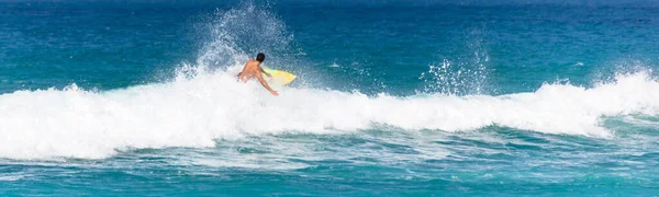 Panoramic Shot Surfer Doing Tricks Taking Waves Ocean — Stock Photo, Image