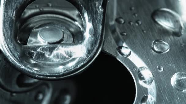 Closeup Soda Tin Can Water Drops Shot — Stockvideo