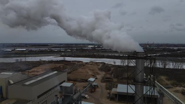 Scenic View Thick Smoke Plumes Industrial Plant — Stockvideo