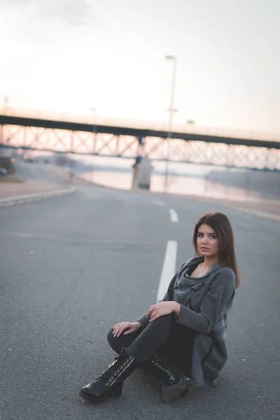 Vertical Shot Young Stylish Female Posing Sitting Ground Street — Stok fotoğraf