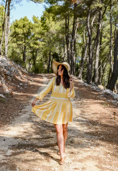 Young Croatian Woman Dress Hat Walking Park Sunny Day — Stock fotografie