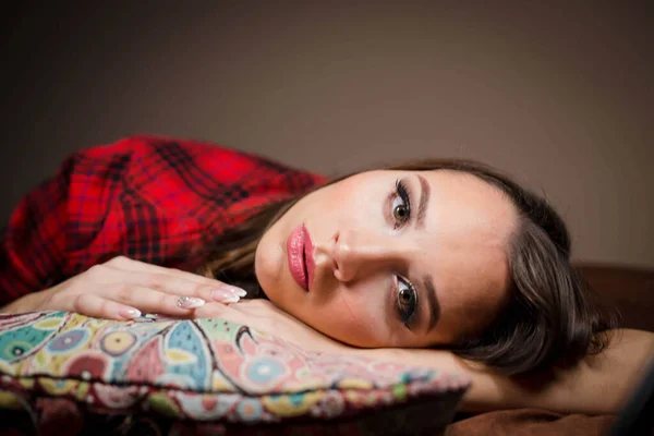 Portrait Beautiful Caucasian Woman Wearing Red Flannel Shirt Posing Laying — ストック写真